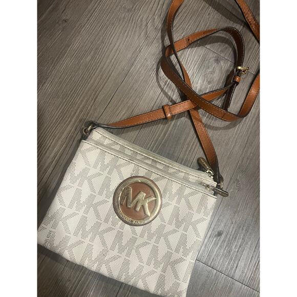 Michael Kors Crossbody Purse - Picture 1 of 11